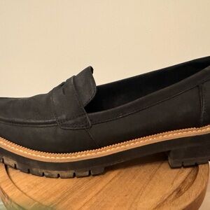 Toms Black Loafers with Tan Sole